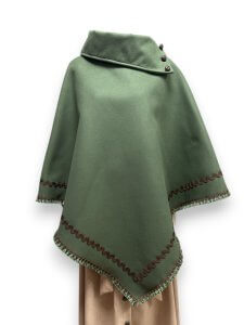 Poncho Campero cuello verde pasamaneria - Ponchos y mantoletas | Isabel Hernández