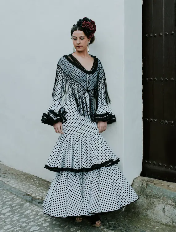 Trajes-de-flamenca-isabel-hernandez-Modelo-Amaya-20