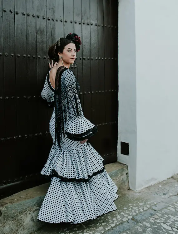 Trajes-de-flamenca-isabel-hernandez-Modelo-Amaya-33