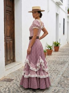 Bata flamenca Modelo Carmela – vista 1 – Isabel Hernández