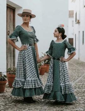 Modelo Pinares - Especial Romerías | Isabel Hernández