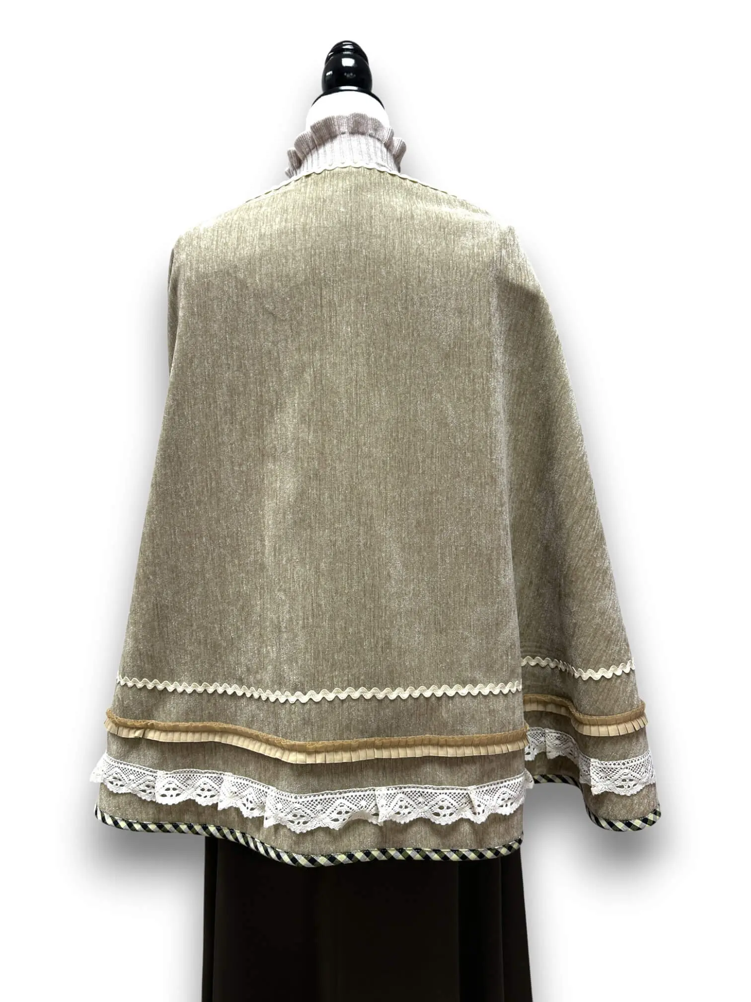 Mantoleta Flamenca Ref. 2502 – vista 3 – Isabel Hernández