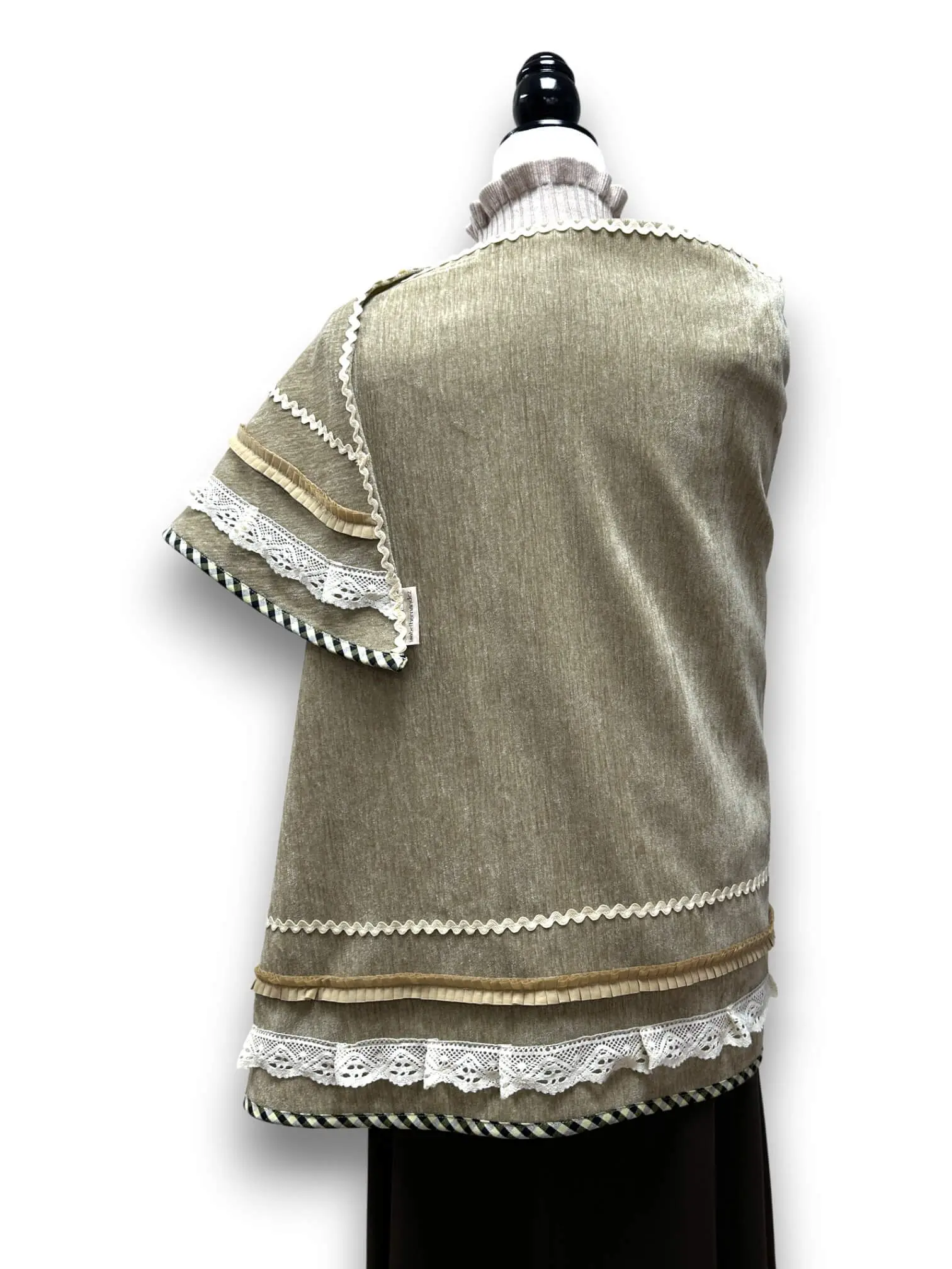 Mantoleta Flamenca Ref. 2502 – vista 2 – Isabel Hernández