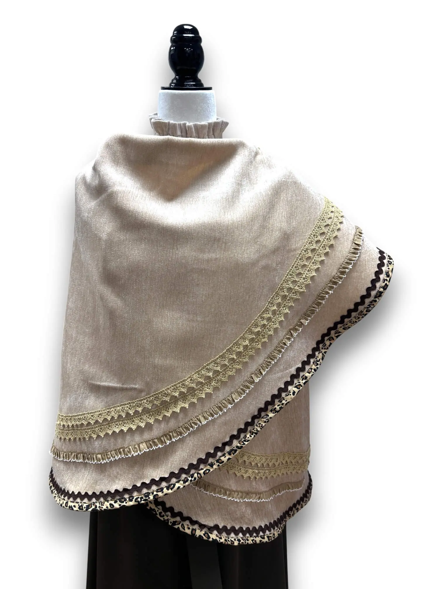Mantoleta Flamenca Ref. 2504 – vista 2 – Isabel Hernández