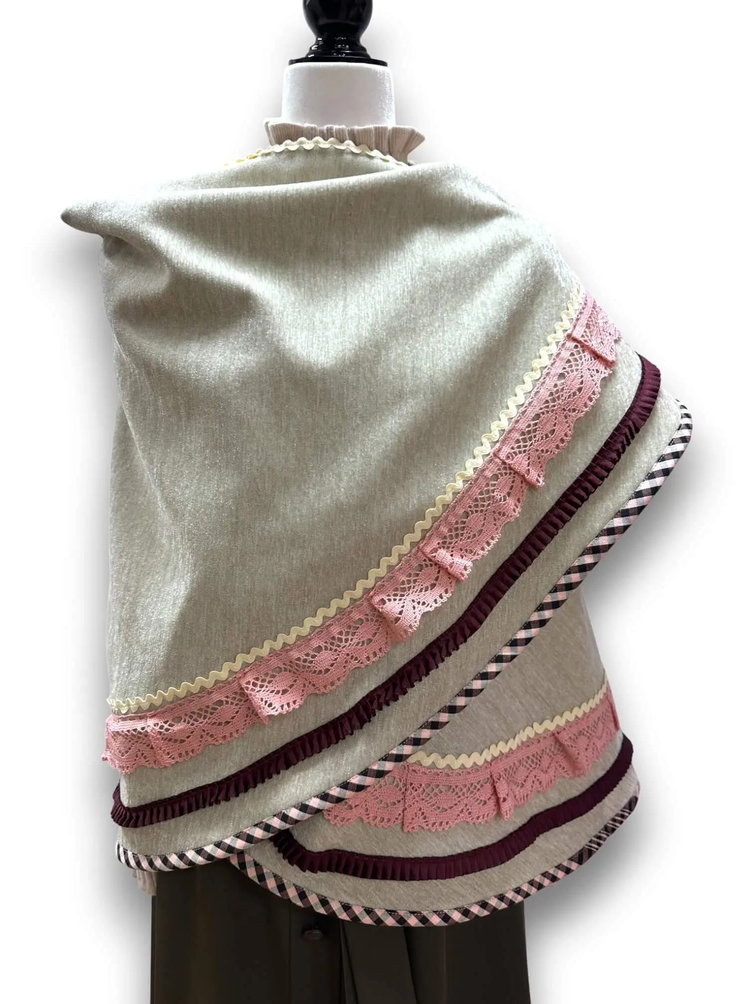 Mantoleta Flamenca Ref. 2507 – vista 2 – Isabel Hernández