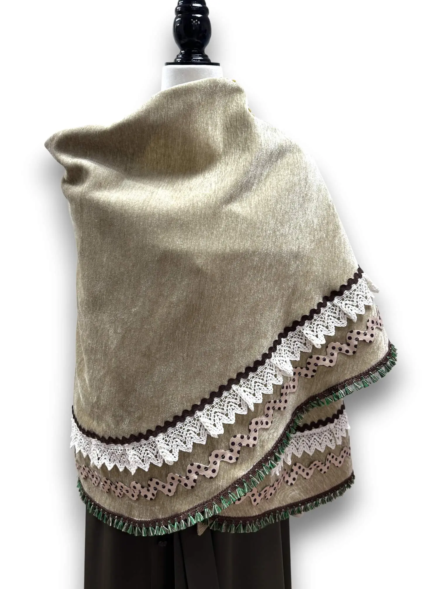 Mantoleta Flamenca Ref. 2509 – vista 2 – Isabel Hernández