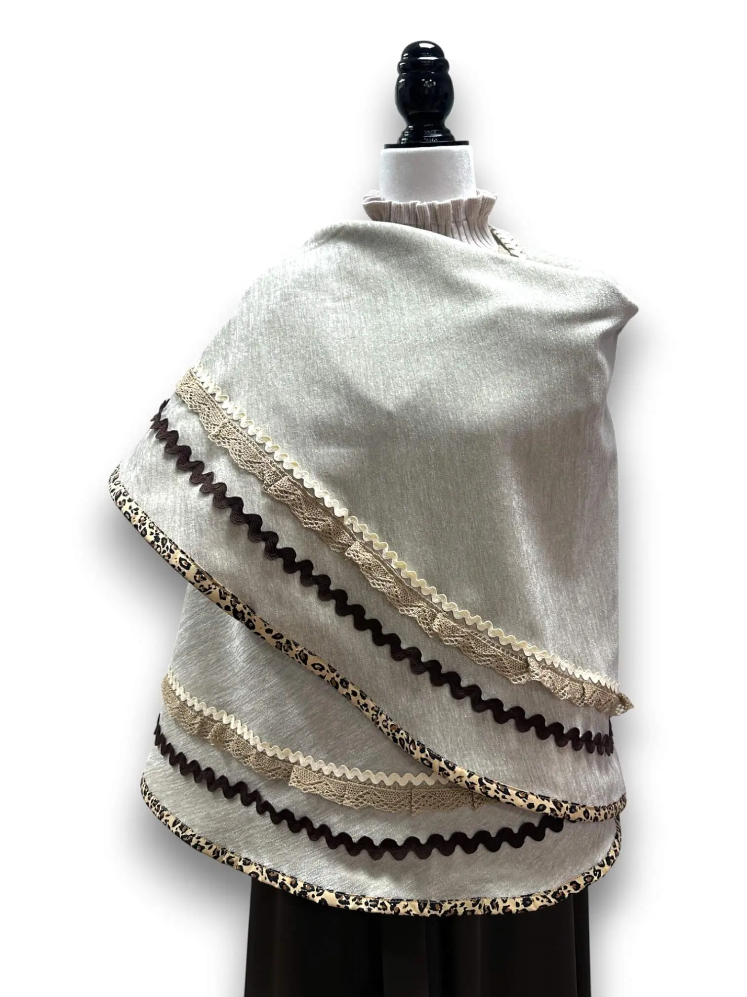 Mantoleta Flamenca Ref. 2510 – vista 1 – Isabel Hernández