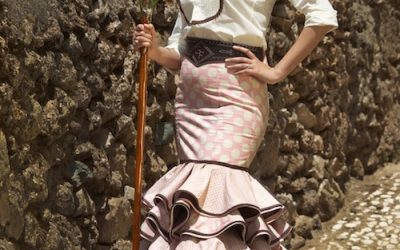Modelo Rillera - Conjuntos Falda y camisa | Isabel Hernández